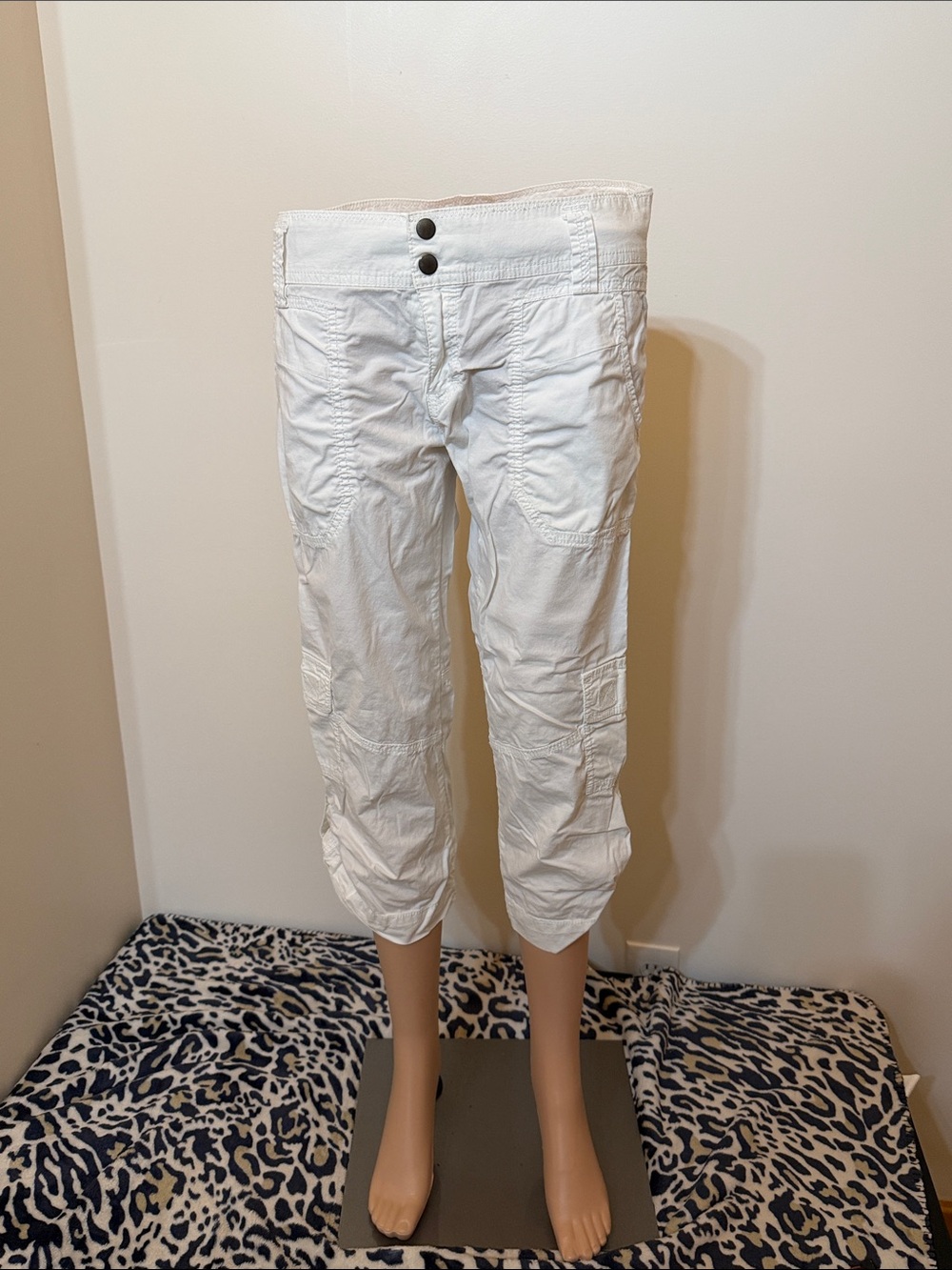 Boston Proper White Cropped Cargo Pants with Buttons, Zipper and Pockets NWOT